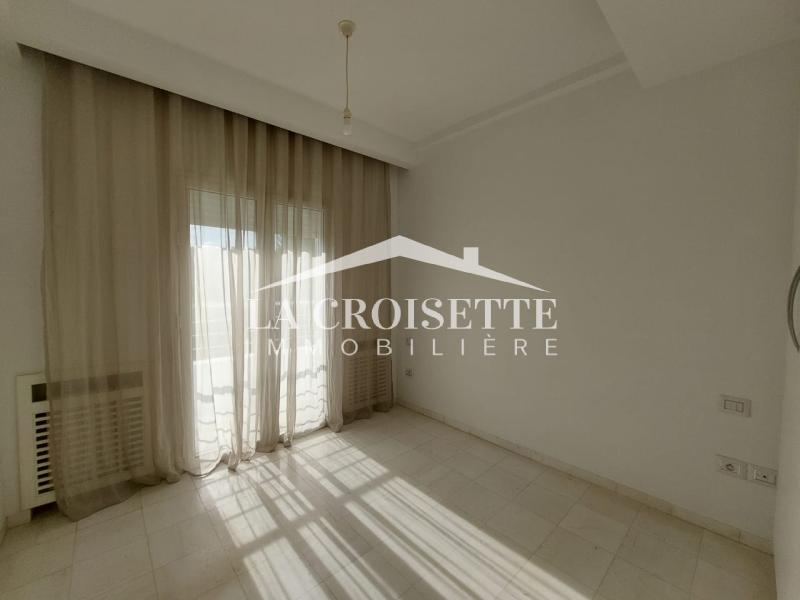 Triplex S+4 avec piscine à Gammarth